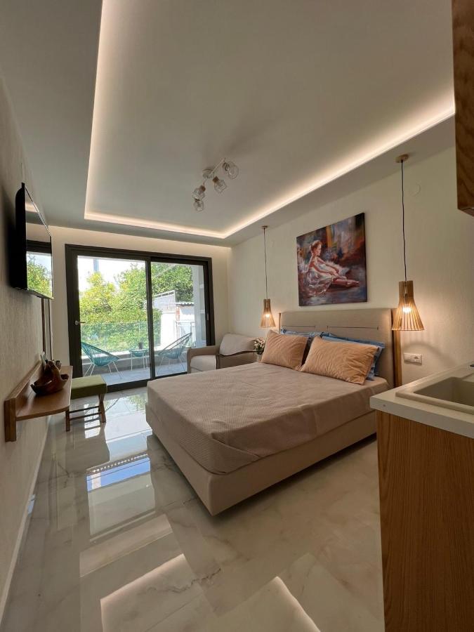 Wide Blue Luxury Boutique Suites Neos Marmaras Zewnętrze zdjęcie